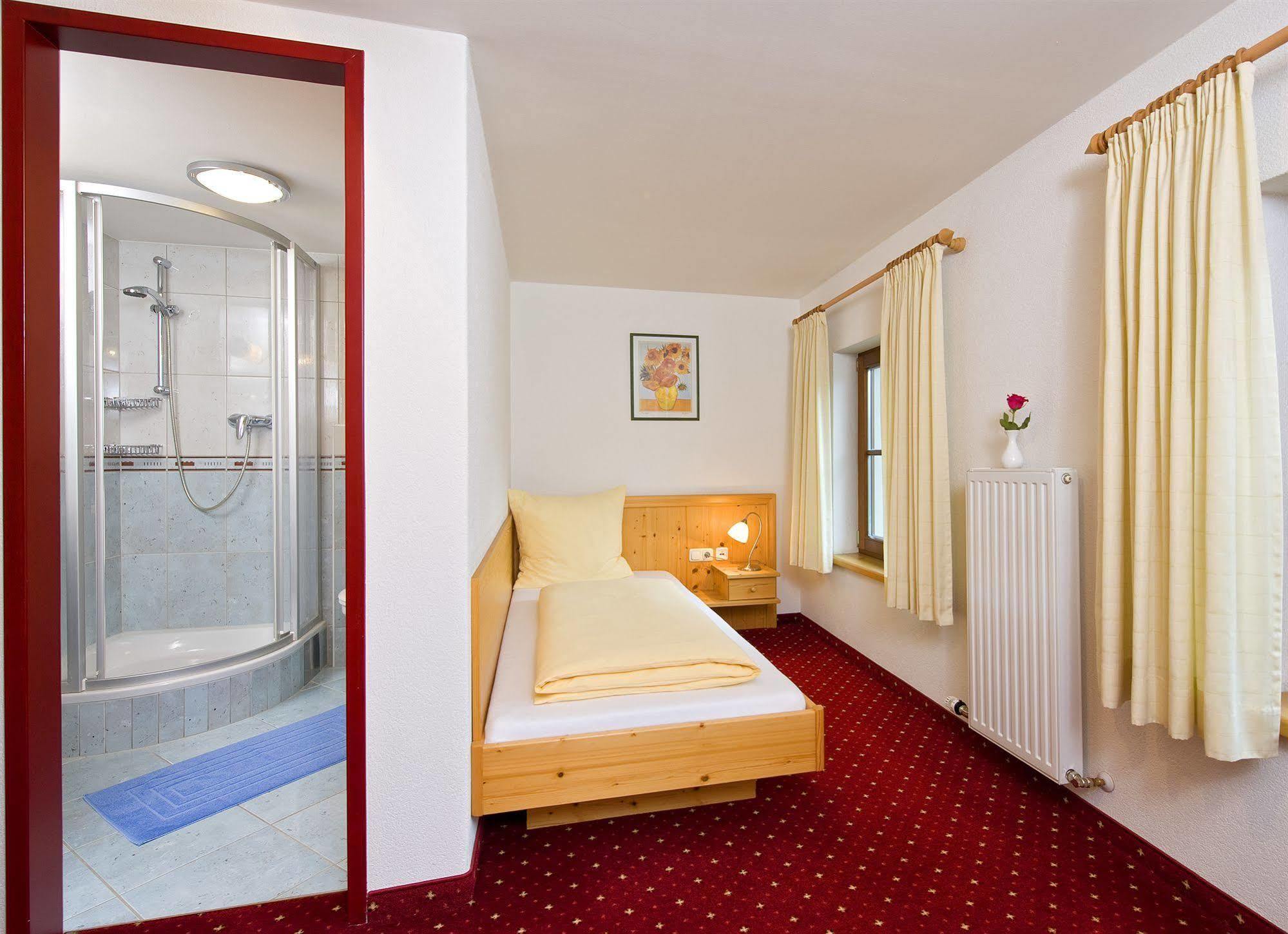 Hotel Reitlwirt بريكسن ام تاله الغرفة الصورة